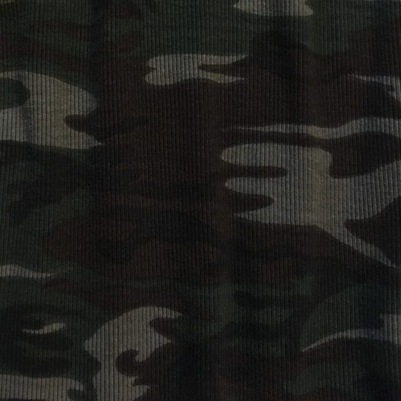 Vintage 90s ribbed camo tank top - Picture 3 of 3